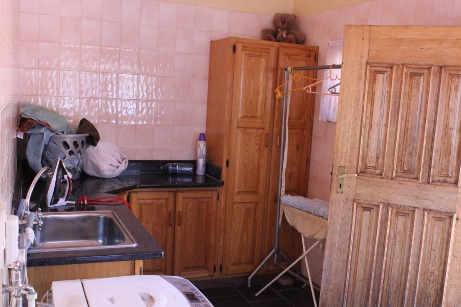 6 Bedroom Property for Sale in Van Der Hoff Park North West
